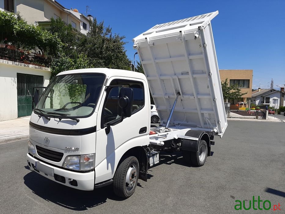 2007' Toyota Dyna photo #1