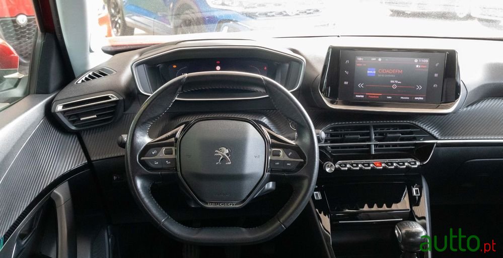 2021' Peugeot 2008 photo #4