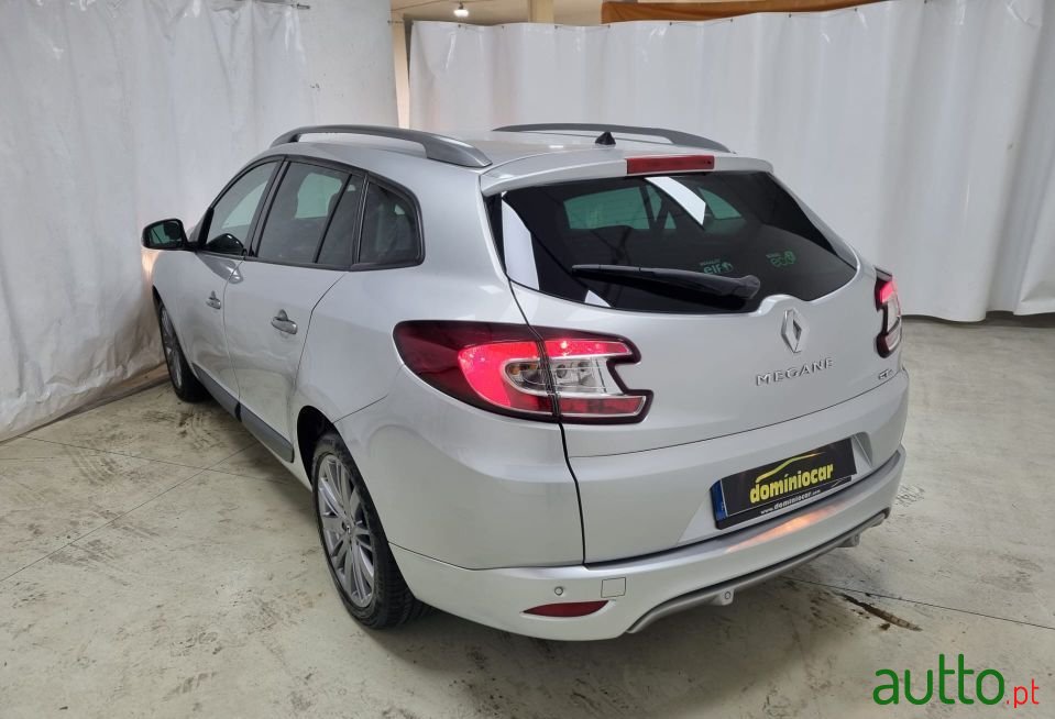 2010' Renault Megane Sport Tourer photo #4