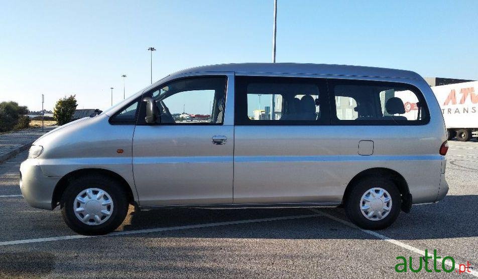 1998' Hyundai H-1 photo #3