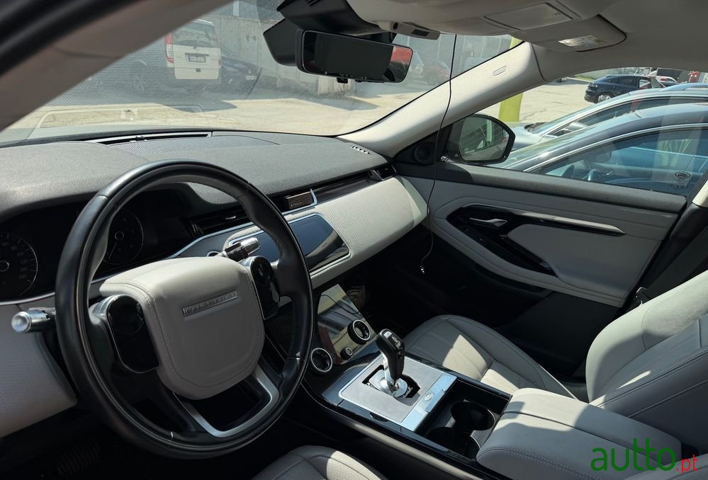 2019' Land Rover Range Rover Evoque photo #6