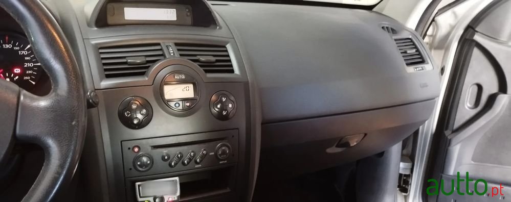 2007' Renault Megane Break photo #1