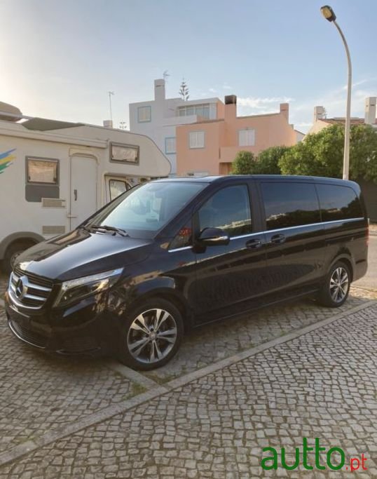 2015' Mercedes-Benz V-250 photo #3