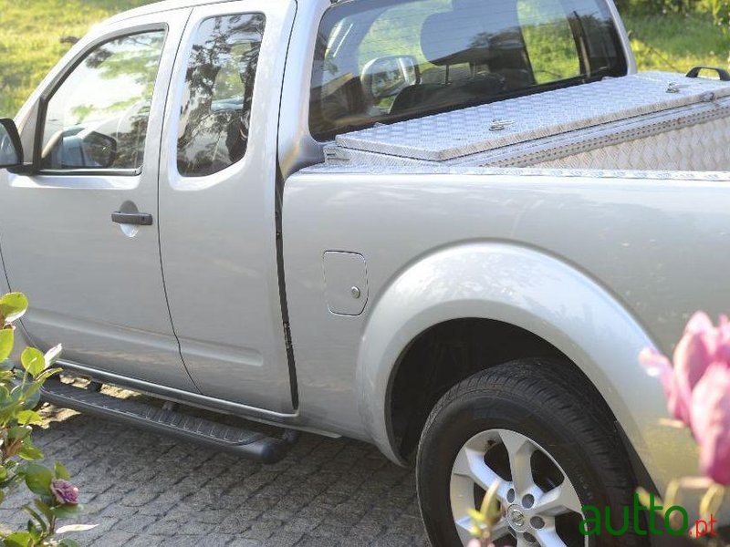 2009' Nissan Navara photo #2