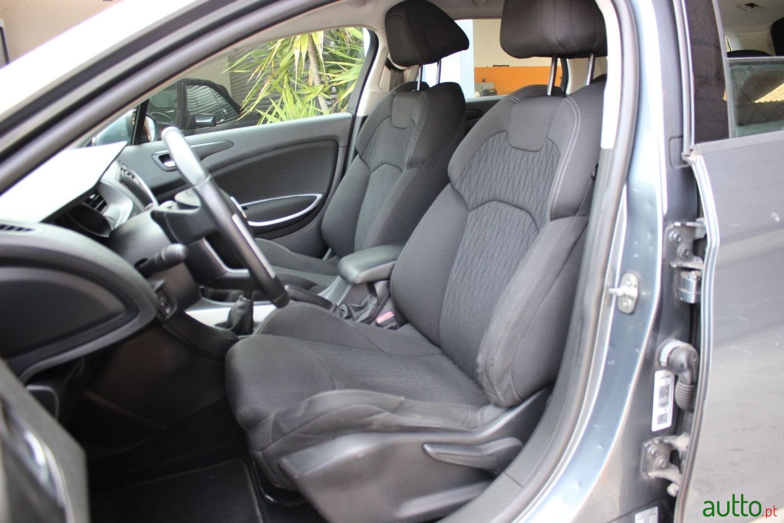 2011' Citroen C5 Tourer photo #2