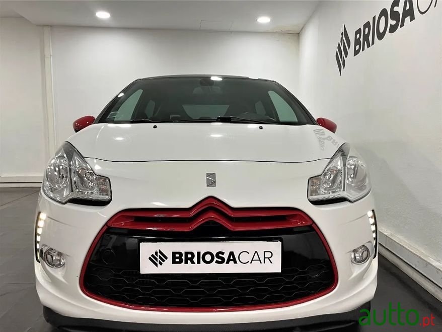 2011' Citroen DS3 photo #1