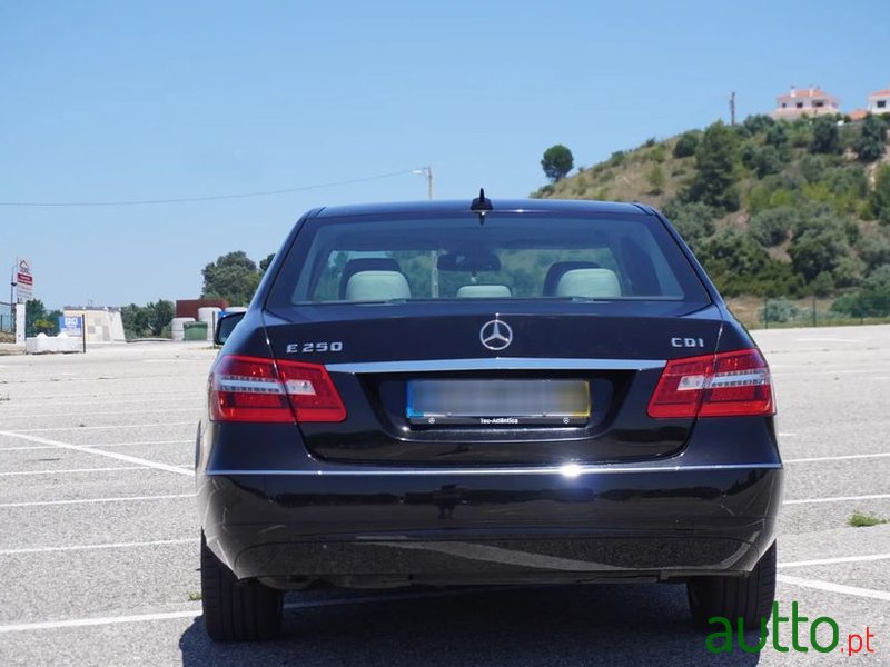 2010' Mercedes-Benz E 250 photo #5