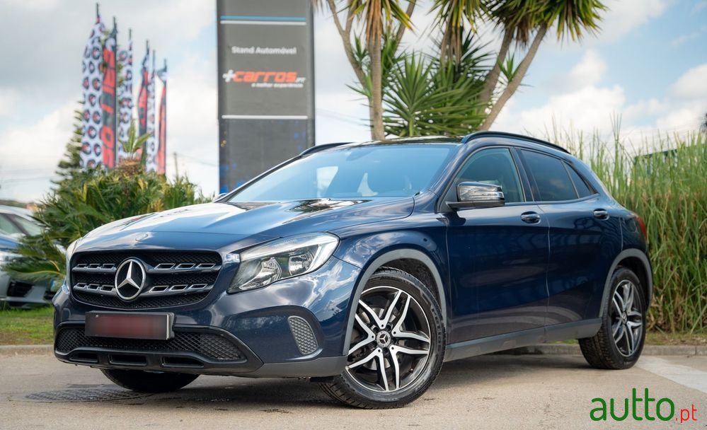 2018' Mercedes-Benz Classe Gla D Style photo #1