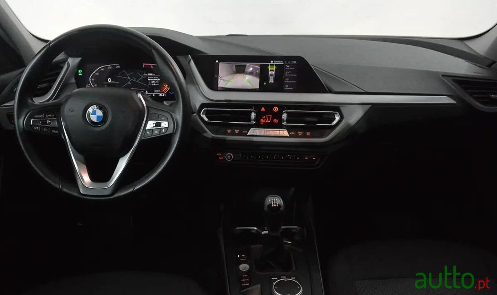2024' BMW Série 1 photo #2