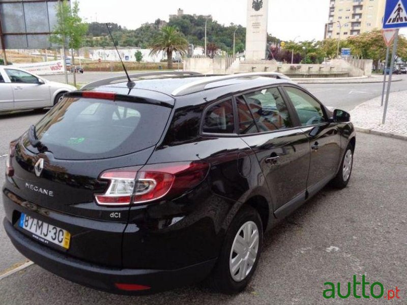 2011' Renault Megane Sport Tourer photo #1