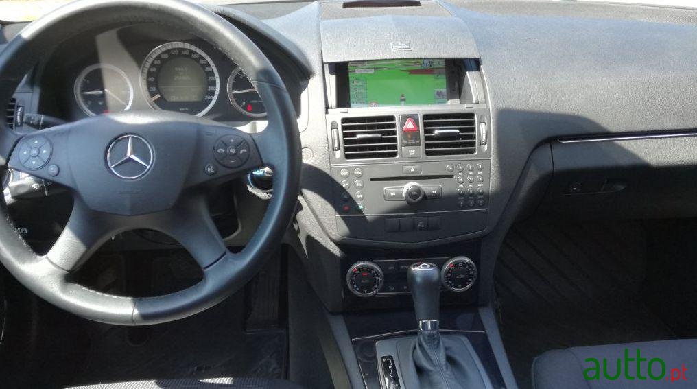 2008' Mercedes-Benz CDi Classic Aut. photo #2