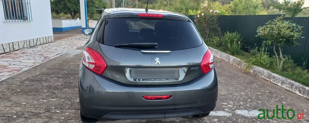 2014' Peugeot 208 1.4 Hdi photo #5