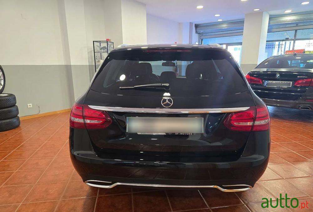 2017' Mercedes-Benz Classe C photo #6