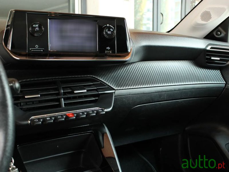 2020' Peugeot 208 photo #4