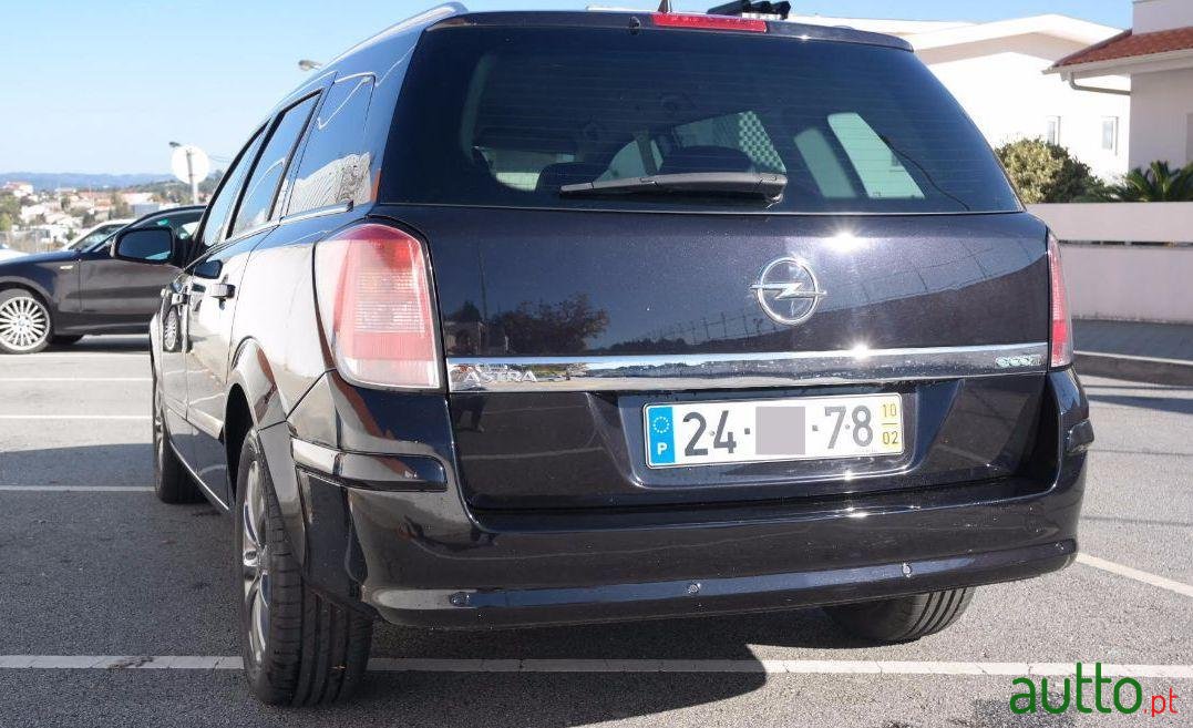 2010' Opel Astra Caravan photo #1