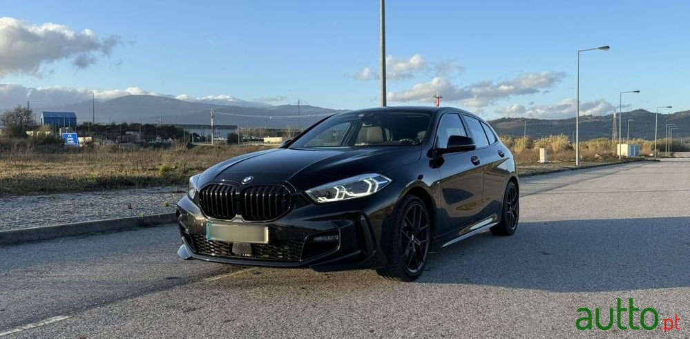 2022' BMW 116 D Pack M photo #1