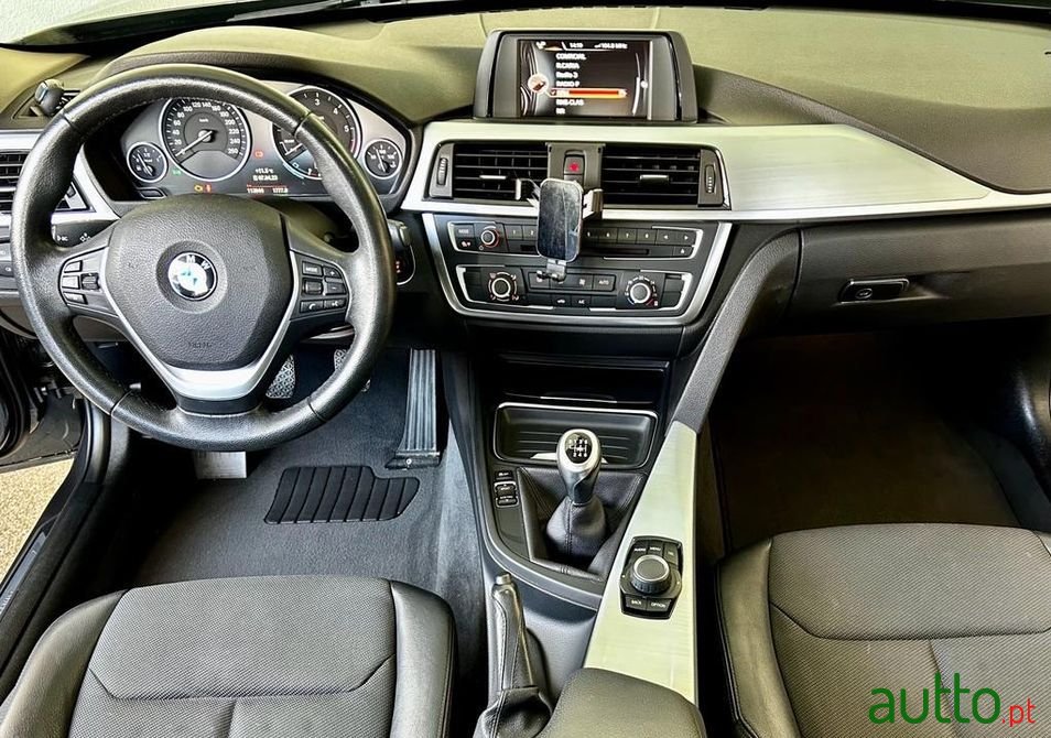 2015' BMW 318 photo #6