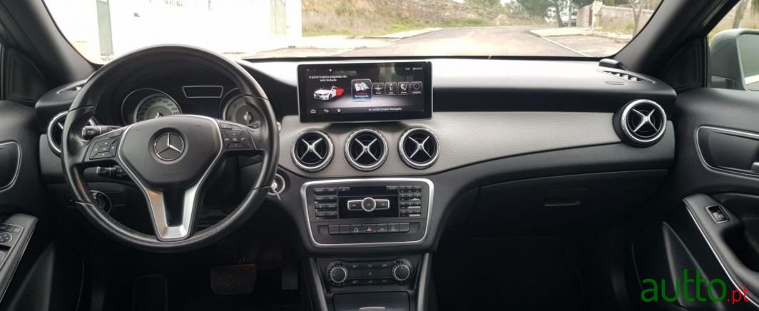 2014' Mercedes-Benz Gla-180 photo #3