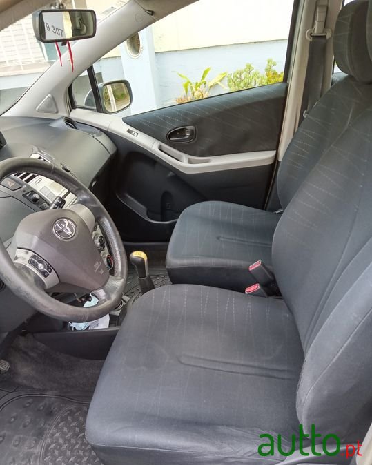 2006' Toyota Yaris photo #4