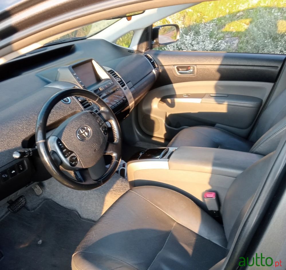 2008' Toyota Prius photo #5