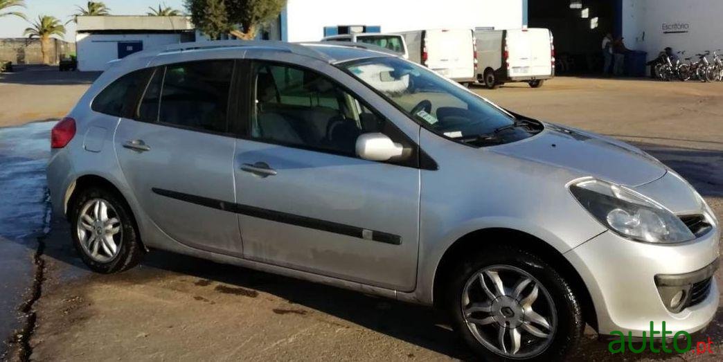 2008' Renault Clio Break photo #3