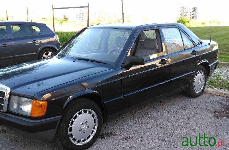 1989' Mercedes-Benz 190 Diesel 5 Vel photo #1