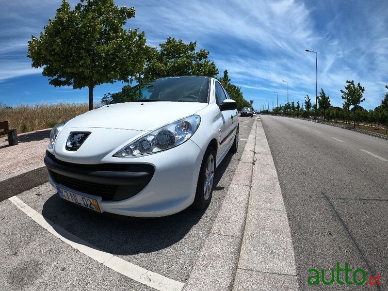 2011' Peugeot 206 Plus photo #4