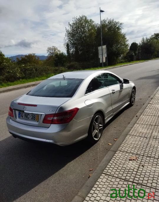 2012' Mercedes-Benz E-250 photo #2