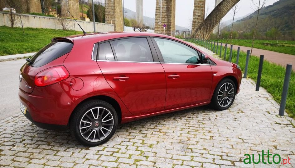 2010' Fiat Bravo photo #1