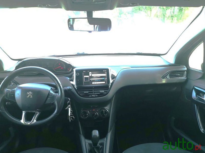 2014' Peugeot 208 1.4 Hdi Active photo #6