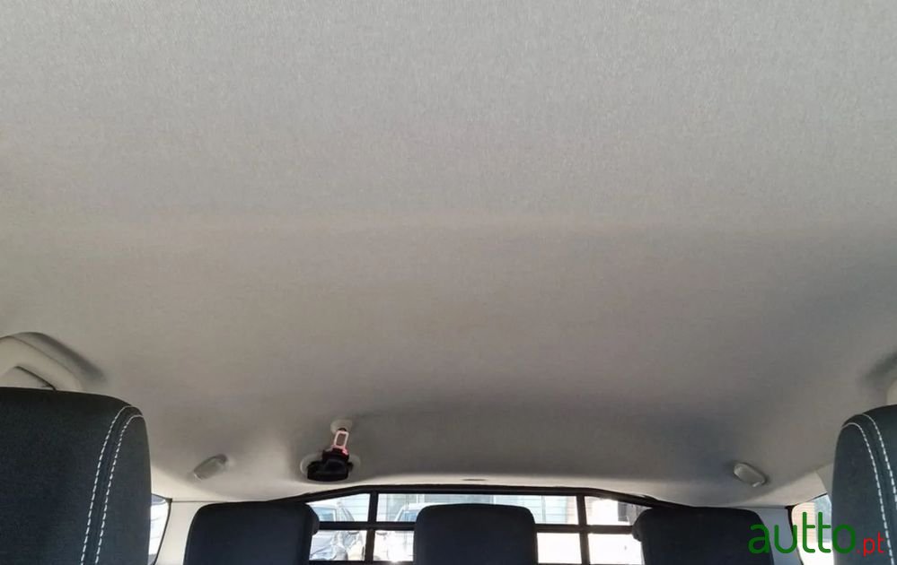 2017' Renault Clio Sport Tourer photo #2