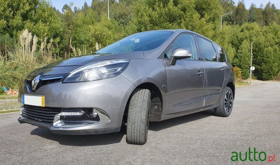 2014' Renault Grand Scenic photo #1