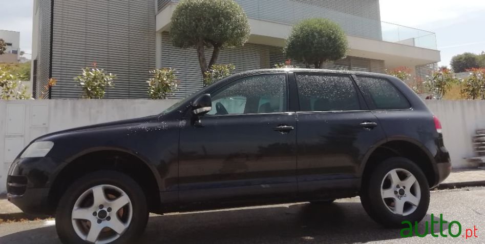 2005' Volkswagen Touareg photo #3