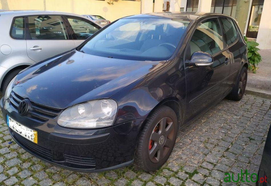 2003' Volkswagen Golf photo #1