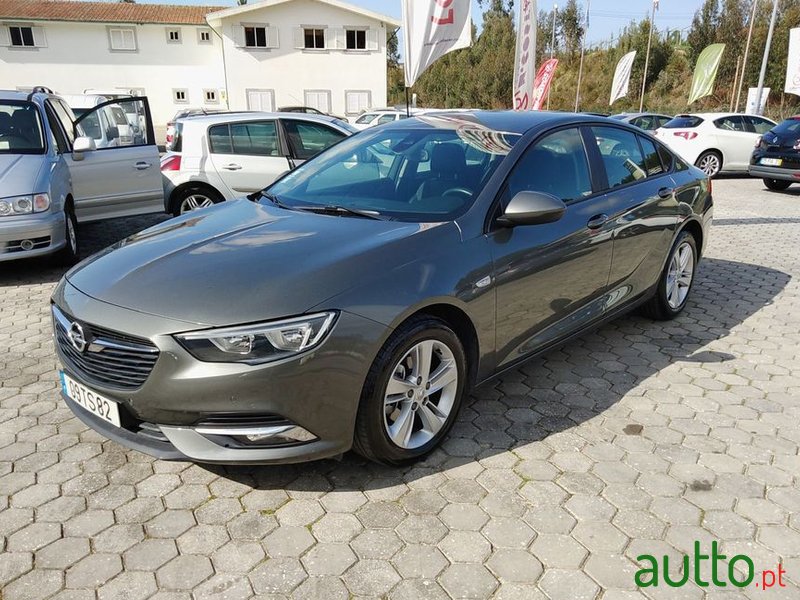 2017' Opel Insignia Grand Sport photo #4