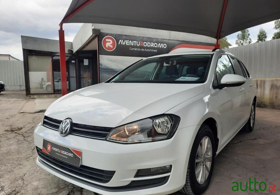 2017' Volkswagen Golf Variant photo #1