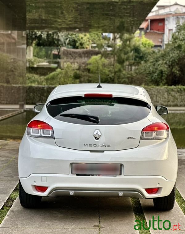 2013' Renault Megane photo #5