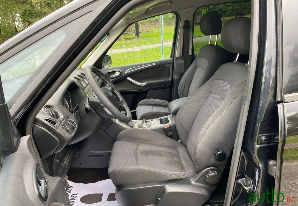 2010' Ford S-Max photo #5