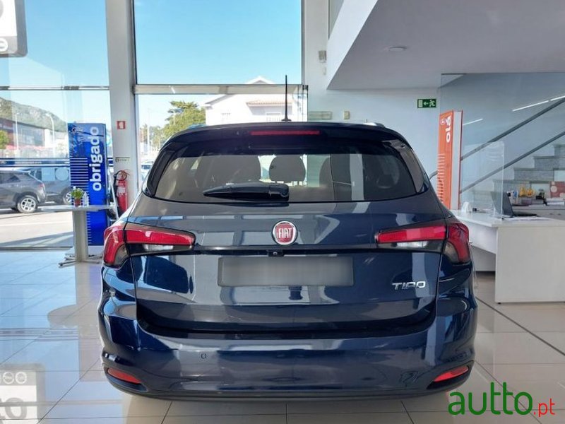 2018' Fiat Tipo Station Wagon photo #4