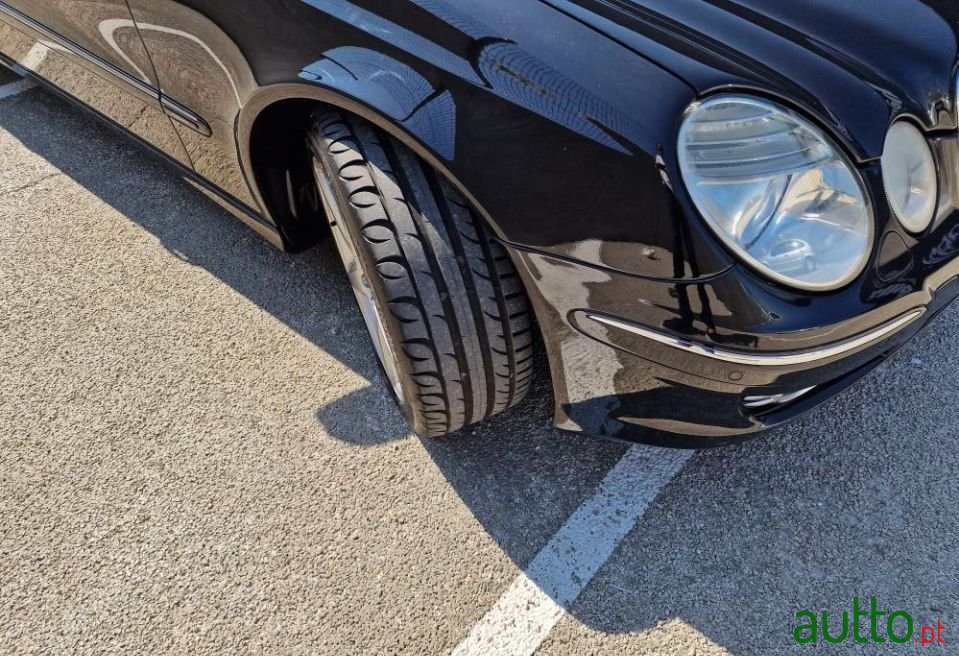 2008' Mercedes-Benz E-220 photo #4