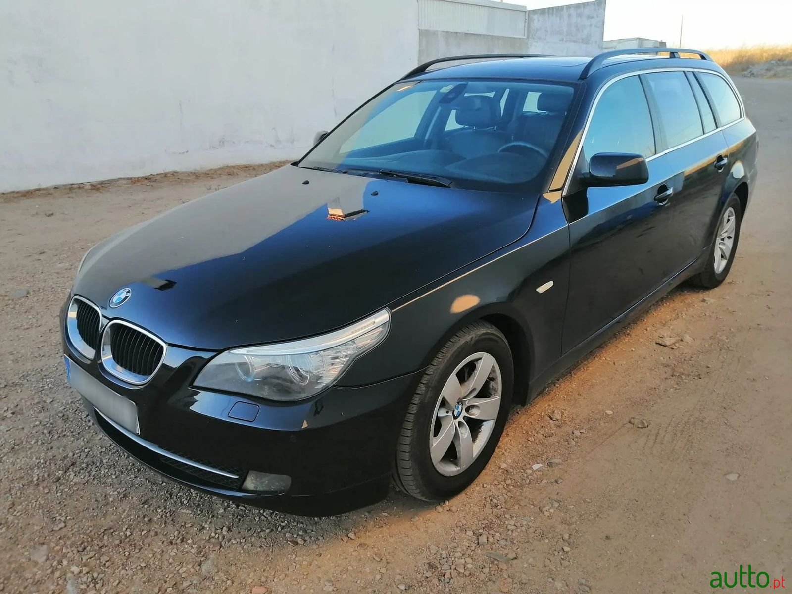 2009' BMW 520 photo #1