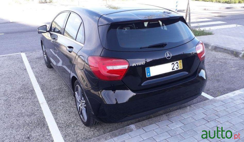 2015' Mercedes-Benz A-180 Cdi photo #3