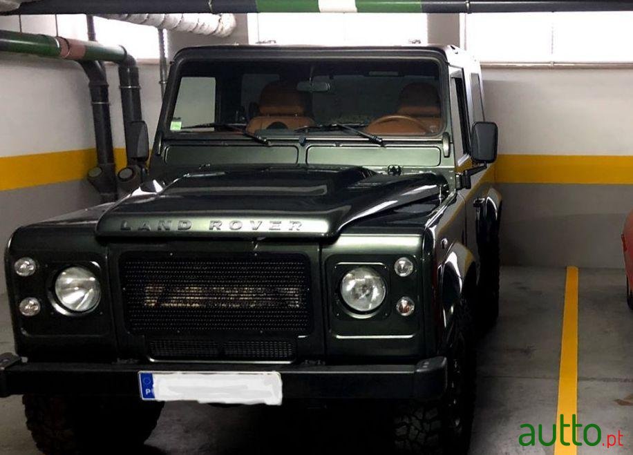 2008' Land Rover Defender 90 photo #3