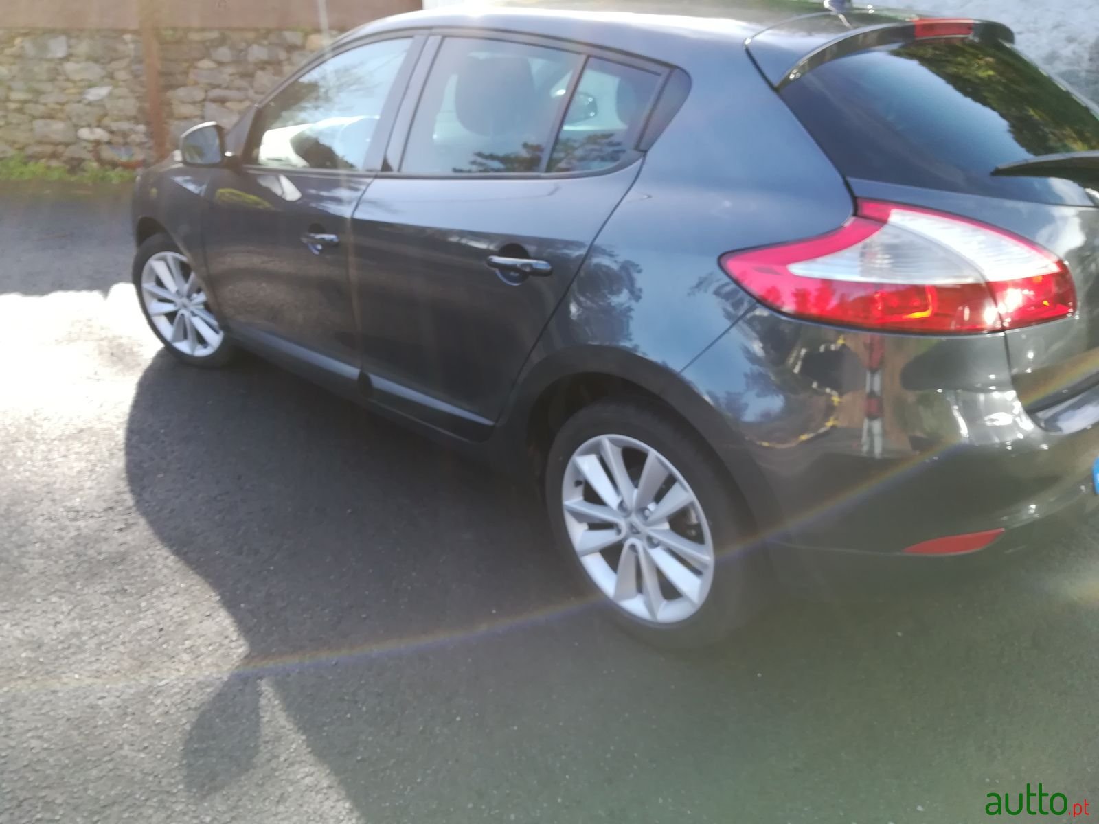 2008' Renault Megane photo #5