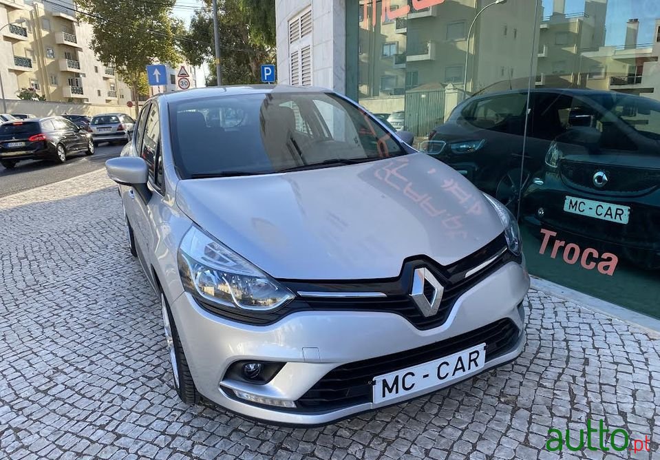 2019' Renault Clio photo #3