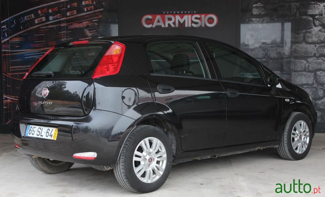 2017' Fiat Punto photo #2