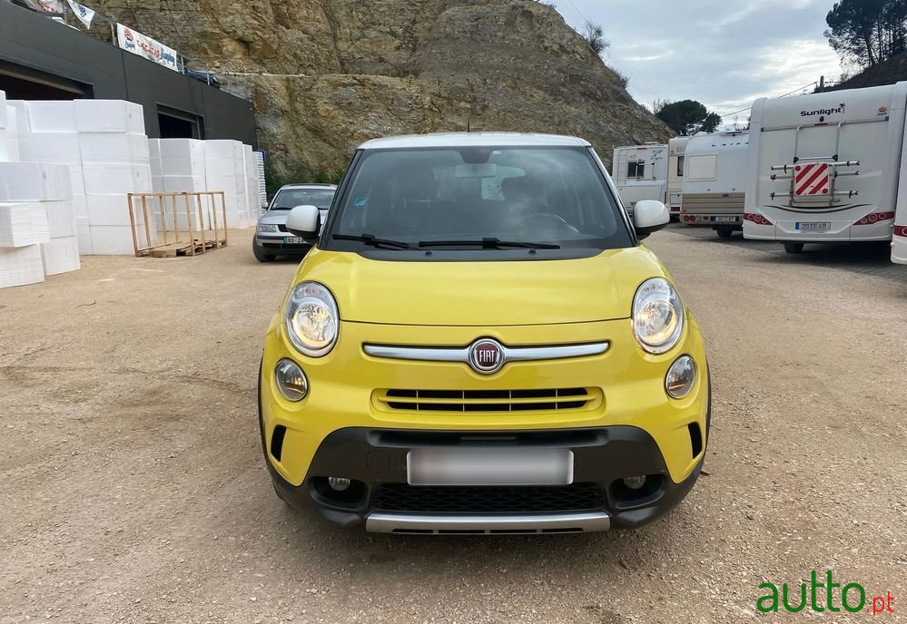 2013' Fiat 500L photo #2