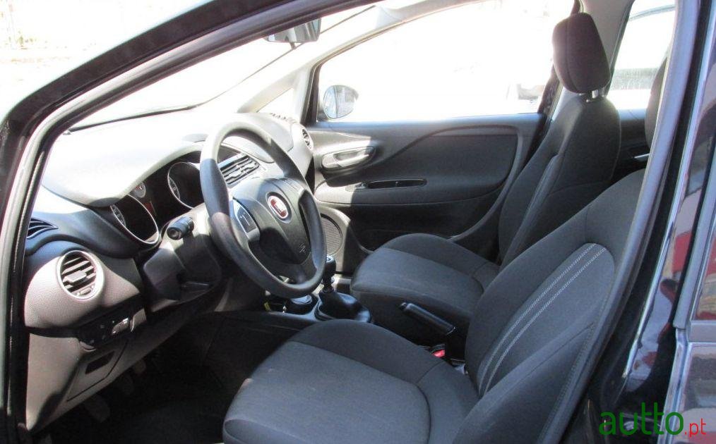2014' Fiat Punto 1.2 S&S Easy photo #2