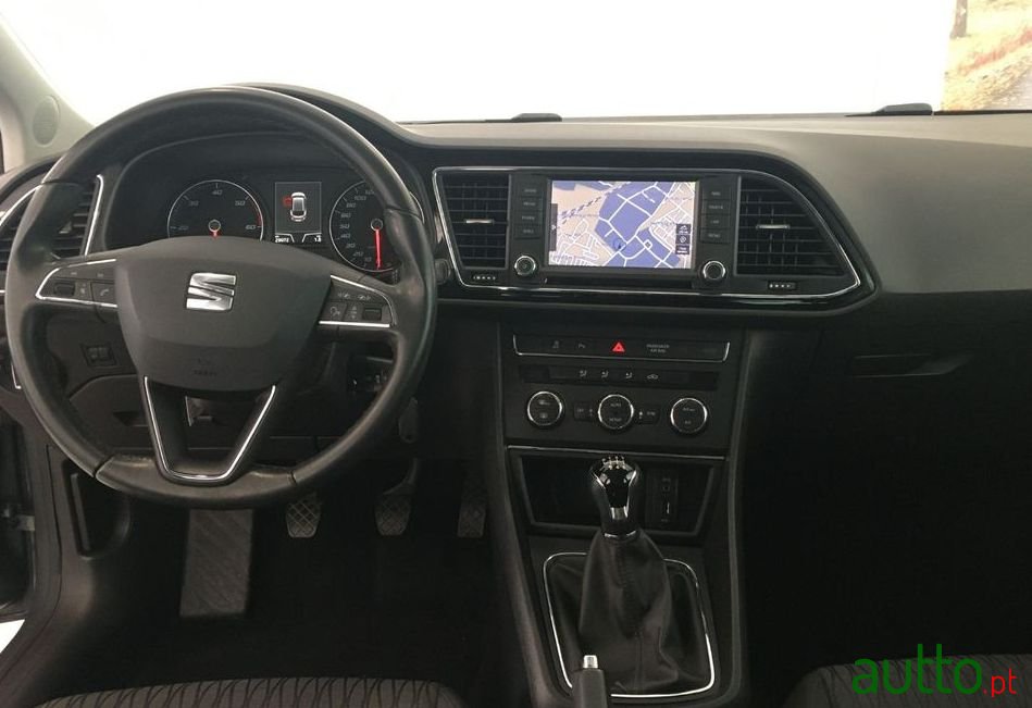 2016' SEAT Leon St photo #1