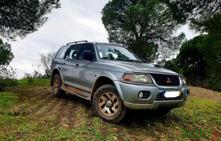2000' Mitsubishi Pajero Sport photo #2